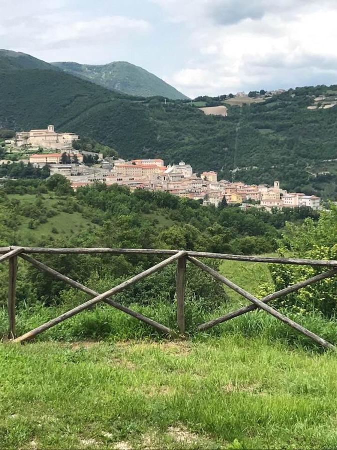 Agriturismo La Commenda-Adults Only Cascia Bagian luar foto